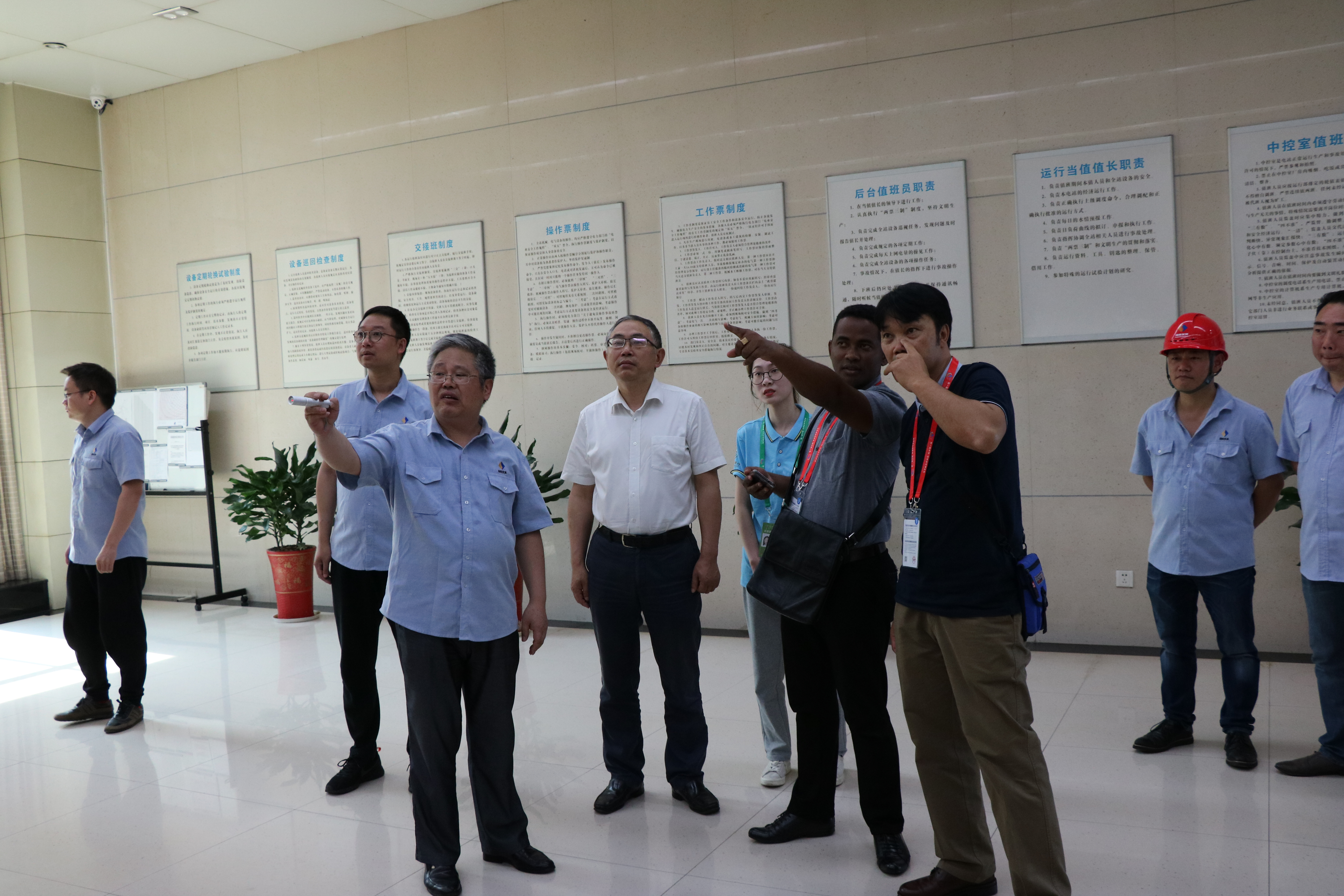 中非经贸博览会马达加斯加共和国参会人员参观株洲航电分江南网页版