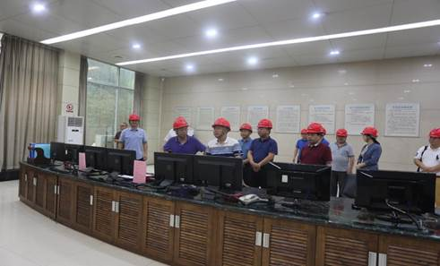 发展集团党委书记、董事长谭建华带队督查分江南网页版防洪防汛工作