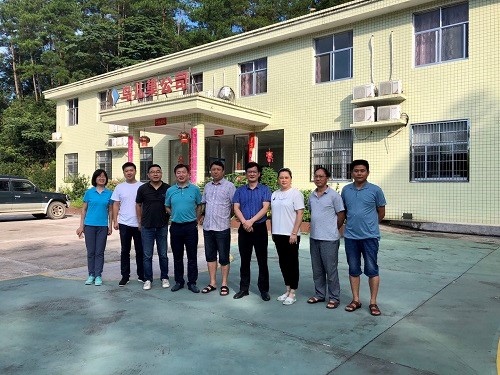 发展集团、江南网页版工会赴一线送“送清凉”