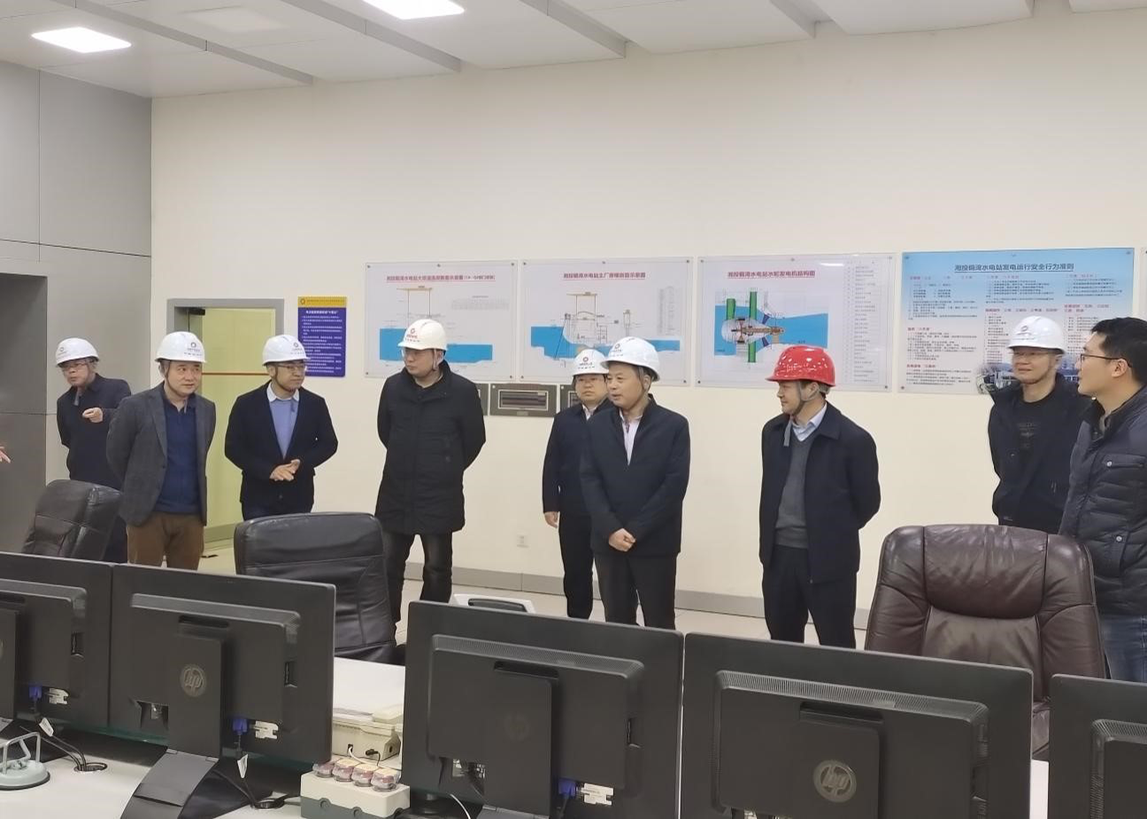 株洲航电分江南网页版周先亮一行赴铜湾水电站开展专题工作交流