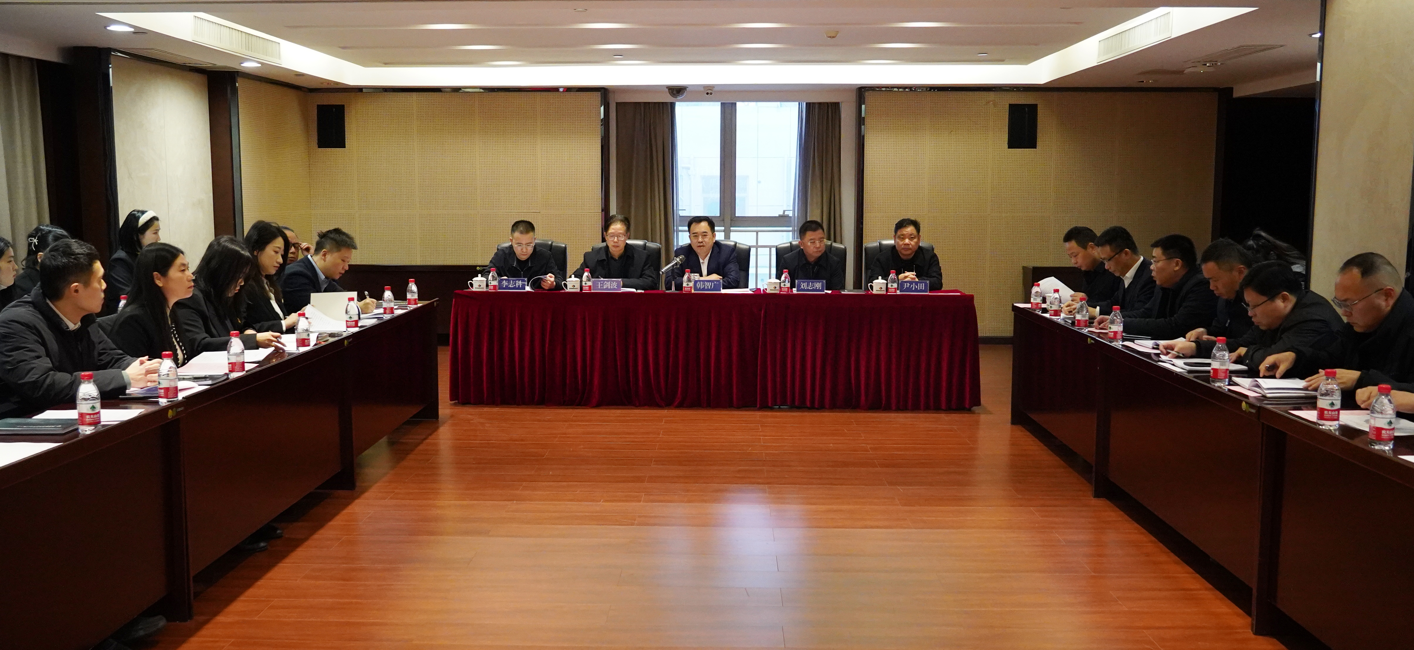 江南网页版召开2023年度中层管理人员述职评议会议