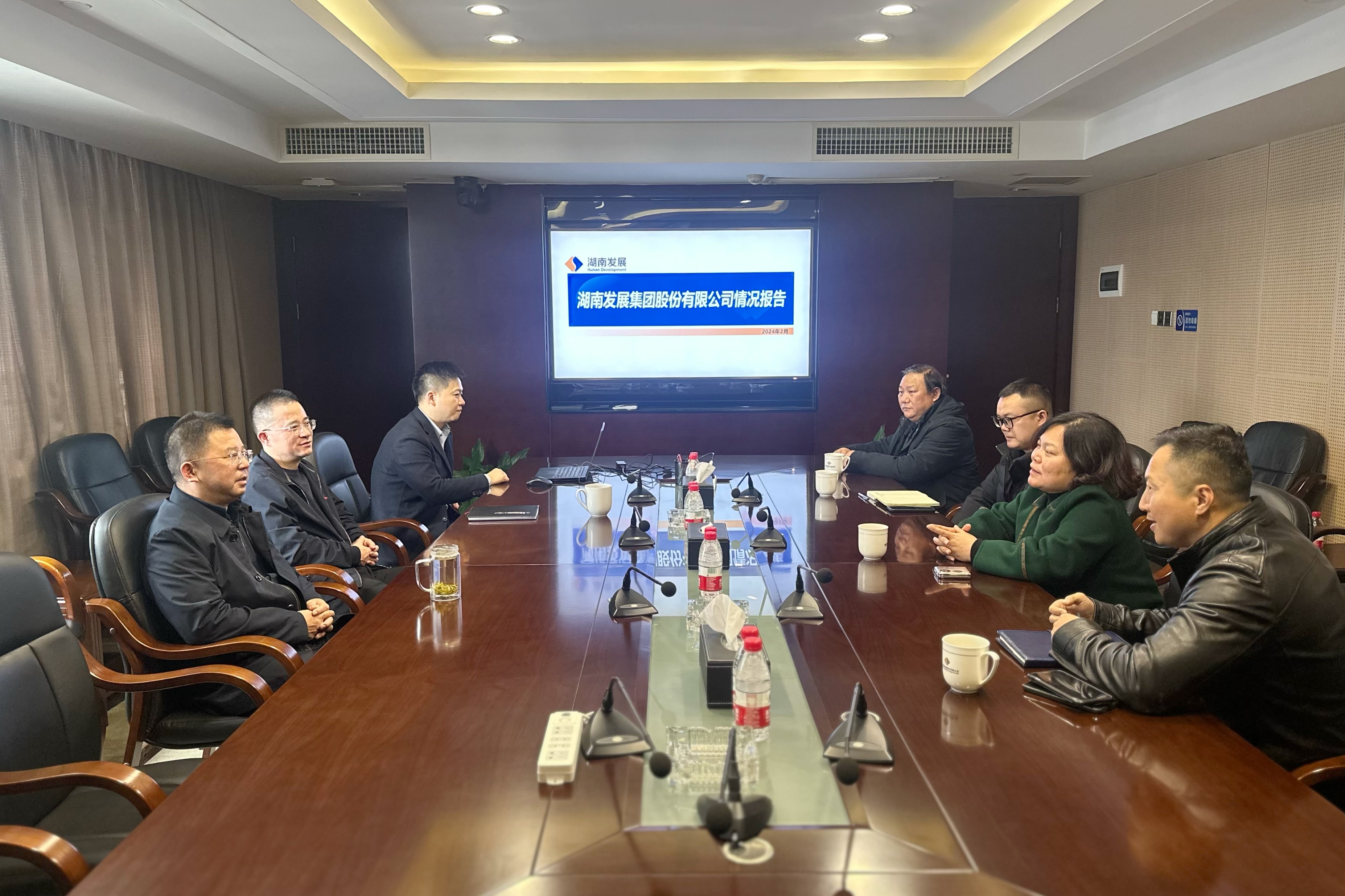 绥宁县李熙桥镇党委一行赴江南（中国）官方开展党建联村走访座谈